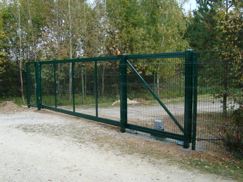 Сетчатый забор DoorHan в Ставрополе с установкой