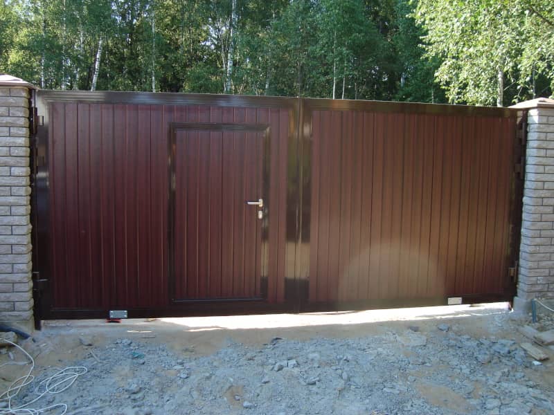 Уличные ворота DoorHan в Ставрополе с установкой