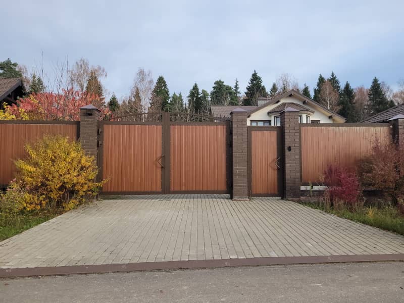 Уличные ворота DoorHan в Ставрополе с установкой